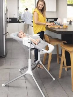 Chaise Haute Slick 2 En 1 BABYMOOV Blanc Bleu Gris - Babymoov -Boutique Badabulle chaise haute slick 2 en 1 babymoov 1