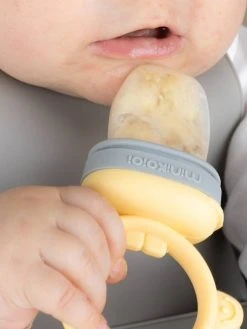 Grignoteur MINIKOIOI Baby Pulp En Silicone Tilleul/gris - Minikoioi -Boutique Badabulle grignoteur minikoioi baby pulp en silicone 3