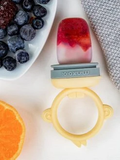 Grignoteur MINIKOIOI Baby Pulp En Silicone Tilleul/gris - Minikoioi -Boutique Badabulle grignoteur minikoioi baby pulp en silicone 4